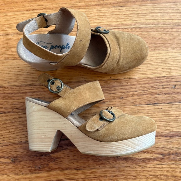Free People Women’s Park Circle Tan Suede Platform Clog Heels - size 40 - Picture 2 of 10